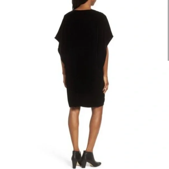 Eileen Fisher | V-Neck Velvet Kimono
Dress Black size L - Picture 2 of 7